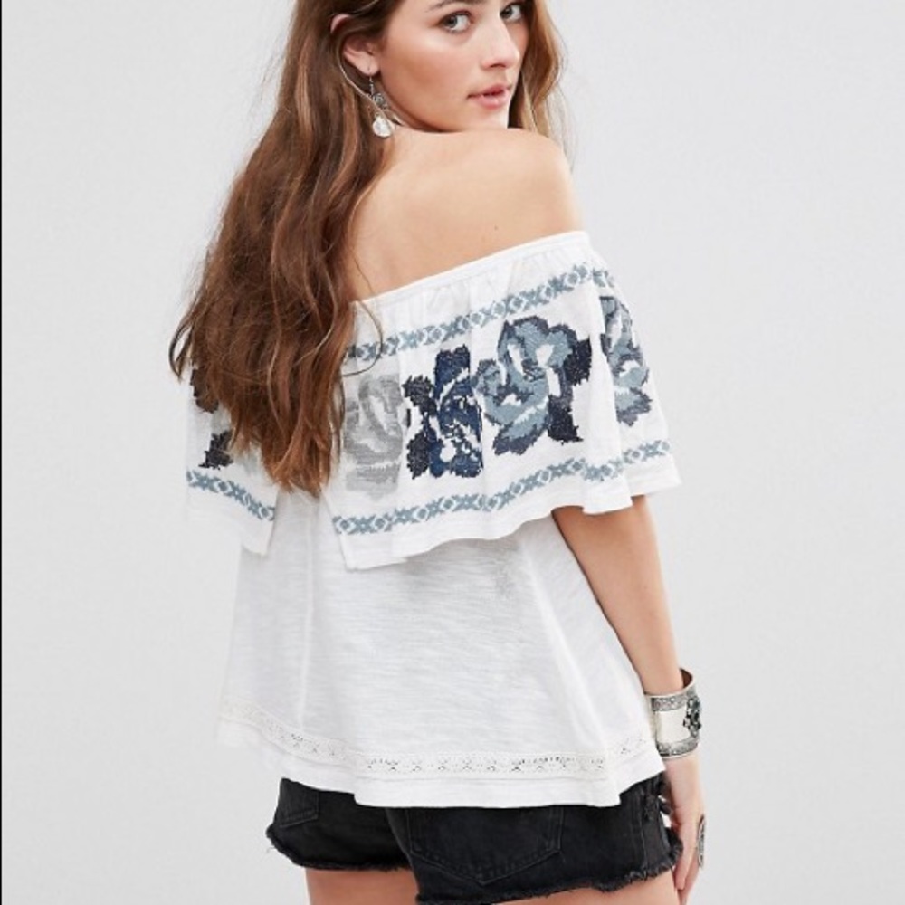 Free People To The Left Off Shoulder Top w/Embroid - Picture 3 of 5